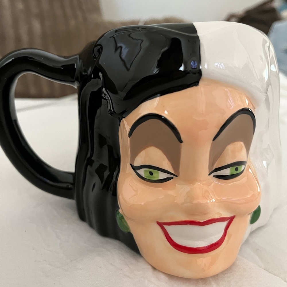 disney Cruella de vil mug